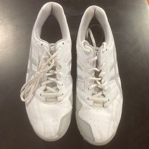 Asics- Womens Lethal Mp7 Shoes in size 9 in color white/ mid grey